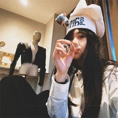 女子监狱2004 封面